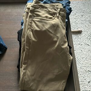 American Eagle Men’s jeans 32x30. $25 each or 4 pairs for $75